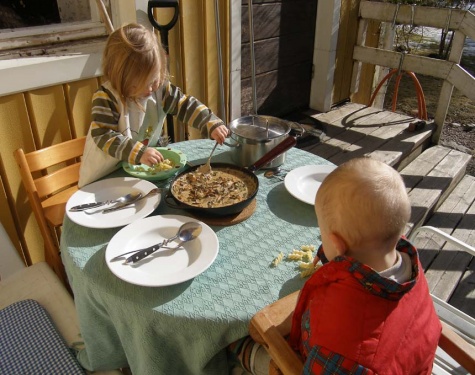 das erste Mal draußen essen