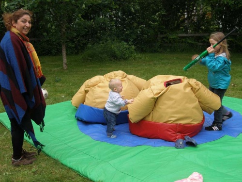 Jonathan beim Sumo-Spiel