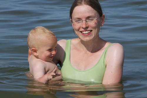 baden im Meer, nur bei Mama schön