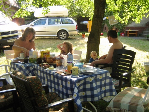 Frühstück im Garten