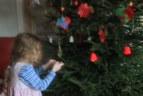 Weihnachtsbaum schmücken