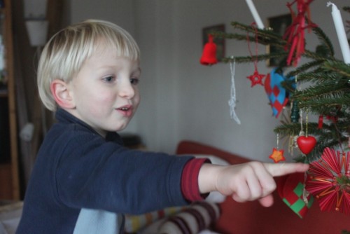 Weihnachtsbaum schmücken