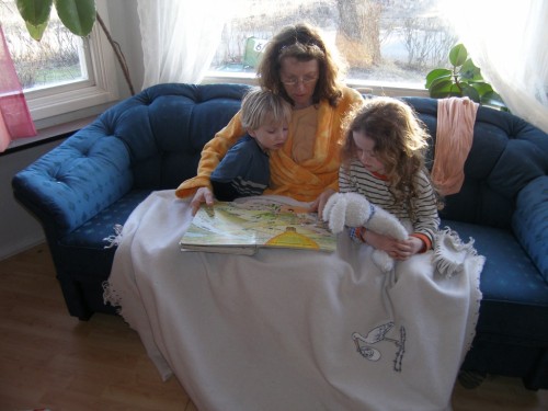 Lesestunde mit Oma