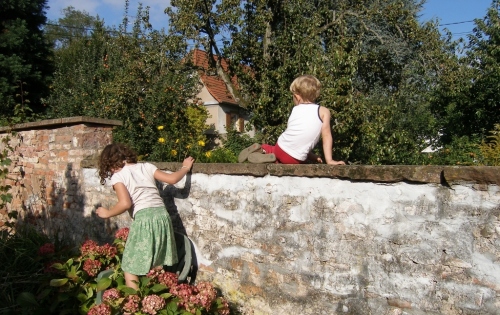 Klettern auf der Mauer